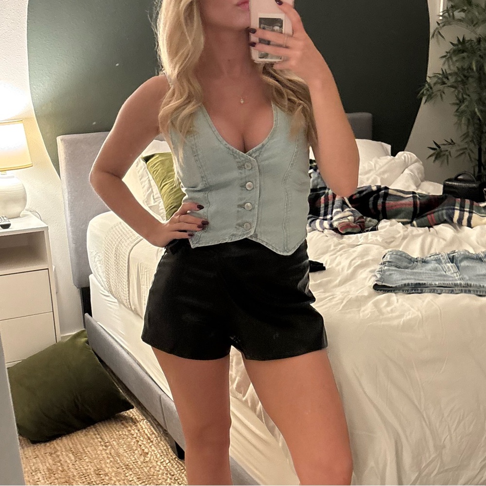 denim vest-NWT